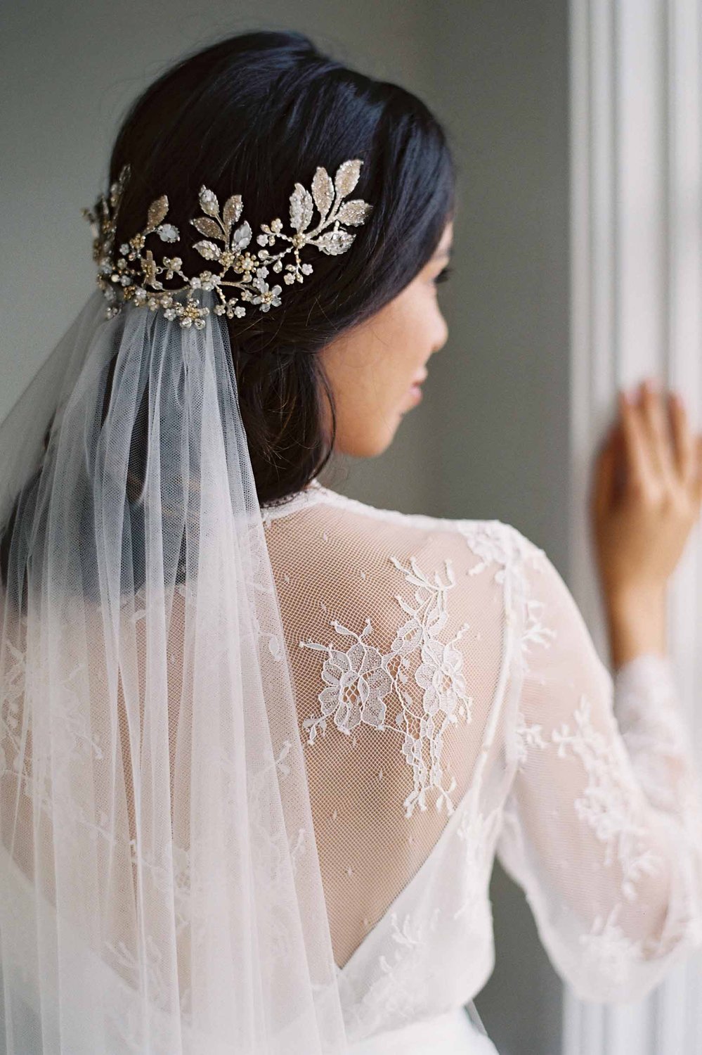 Camellia lace robe in Black