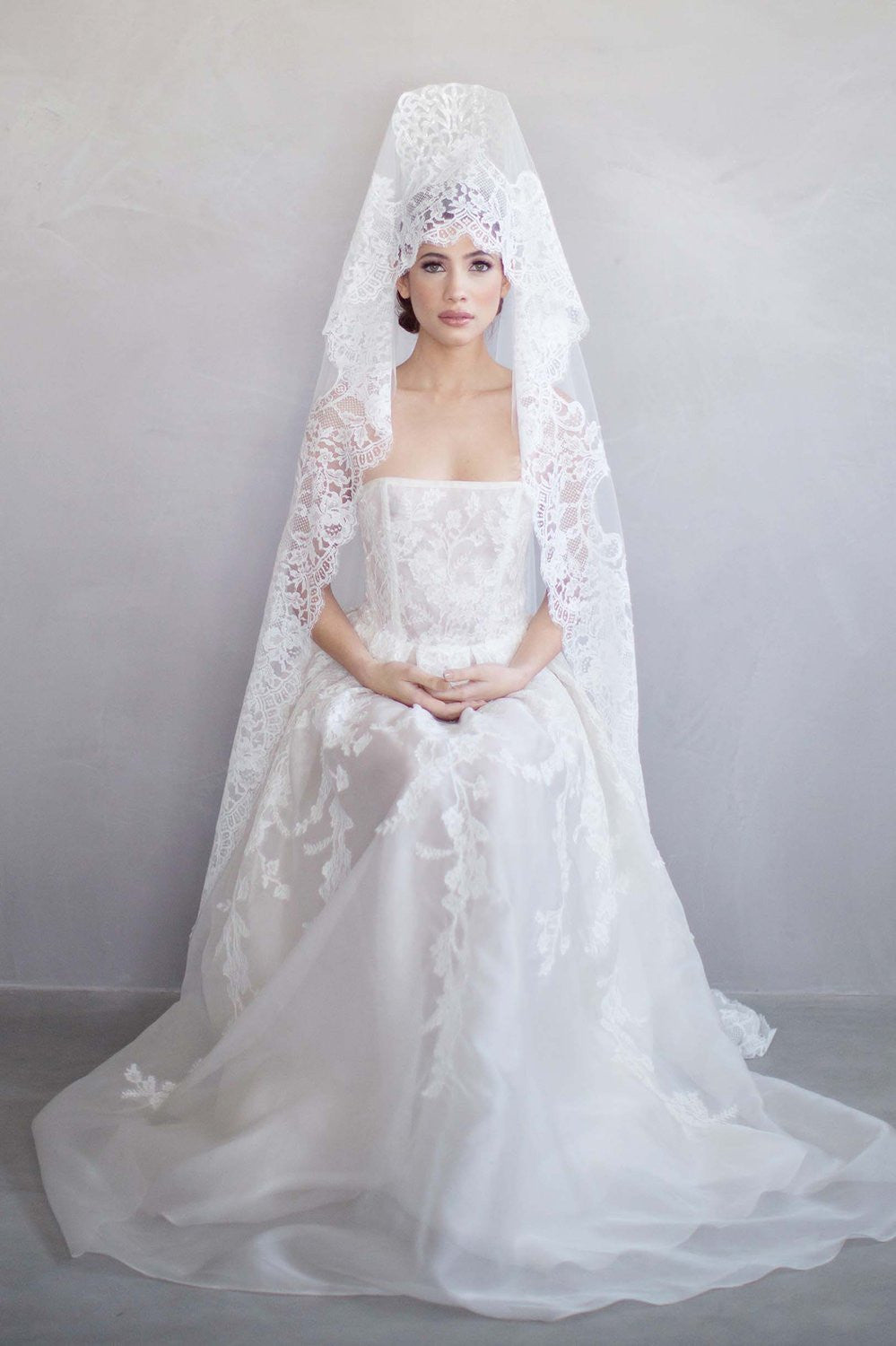 The Mantilla Company Antonia Ivory Lace Veil | Spanish Lace Wedding Mantilla Gathered Blusher / Floor