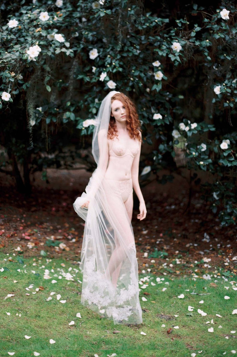 ELIZA TULLE AND FRENCH LACE BRIDAL VEIL IN IVORY