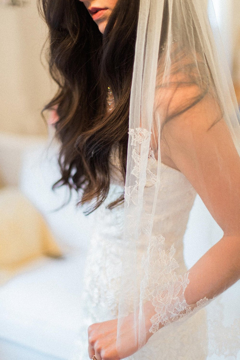 ELIZA BRIDAL TULLE AND FRENCH LACE FINGERTIP VEIL IN IVORY