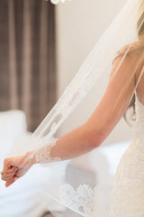 ELIZA BRIDAL TULLE AND FRENCH LACE FINGERTIP VEIL IN IVORY