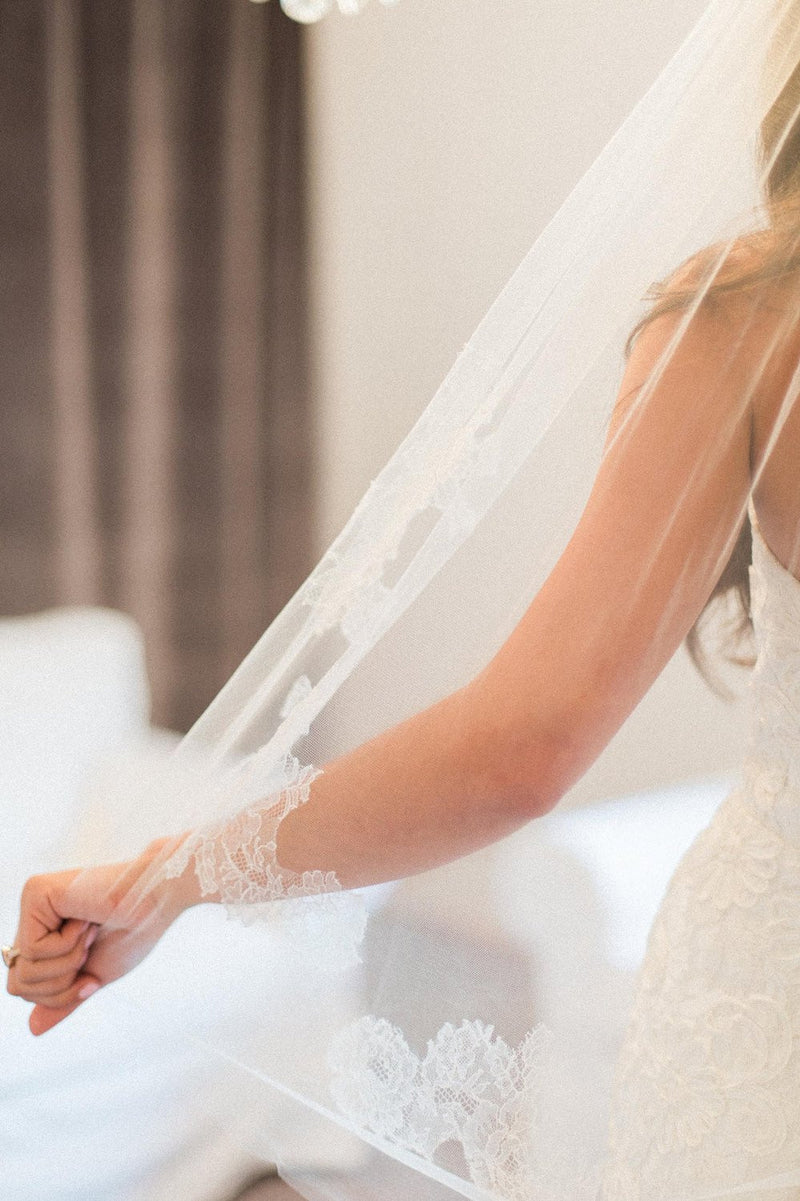 ELIZA BRIDAL TULLE AND FRENCH LACE FINGERTIP VEIL IN IVORY