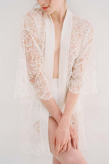 Tulip French Lace & Silk Kimono Robe in Ivory