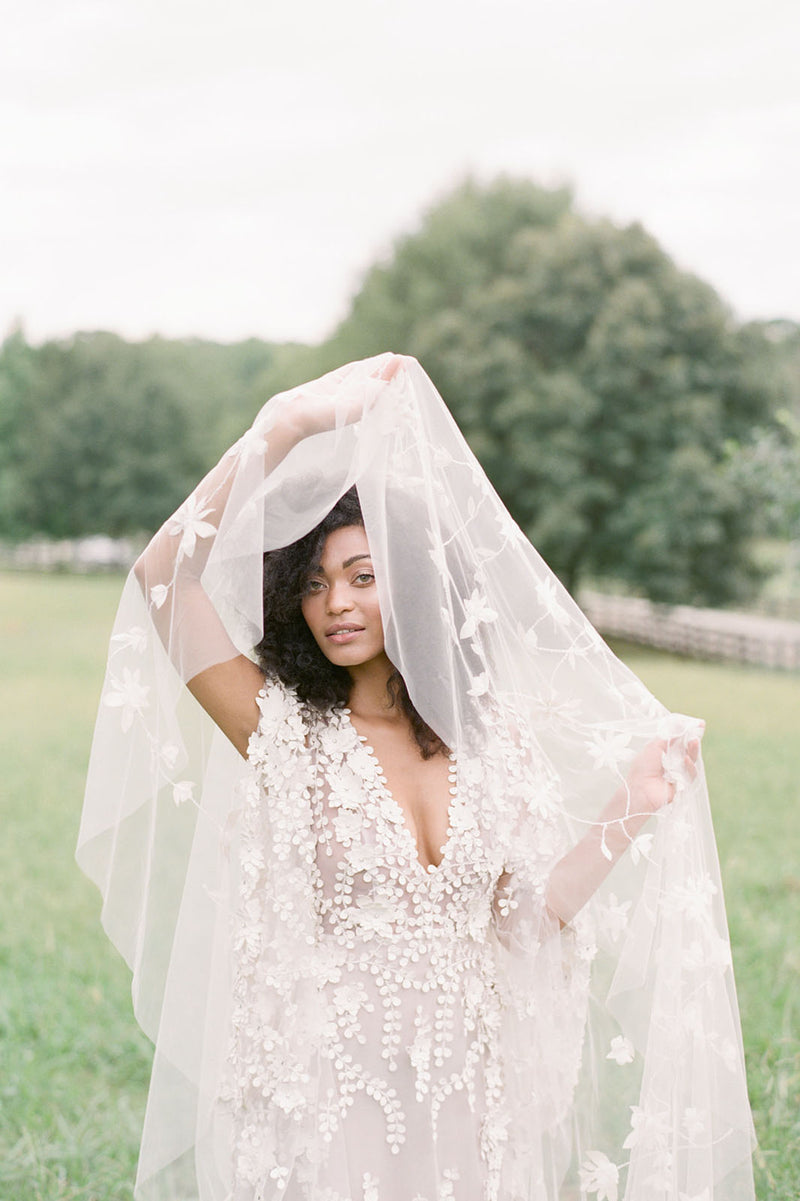 Botanical beaded 3D flower veil in Ivory