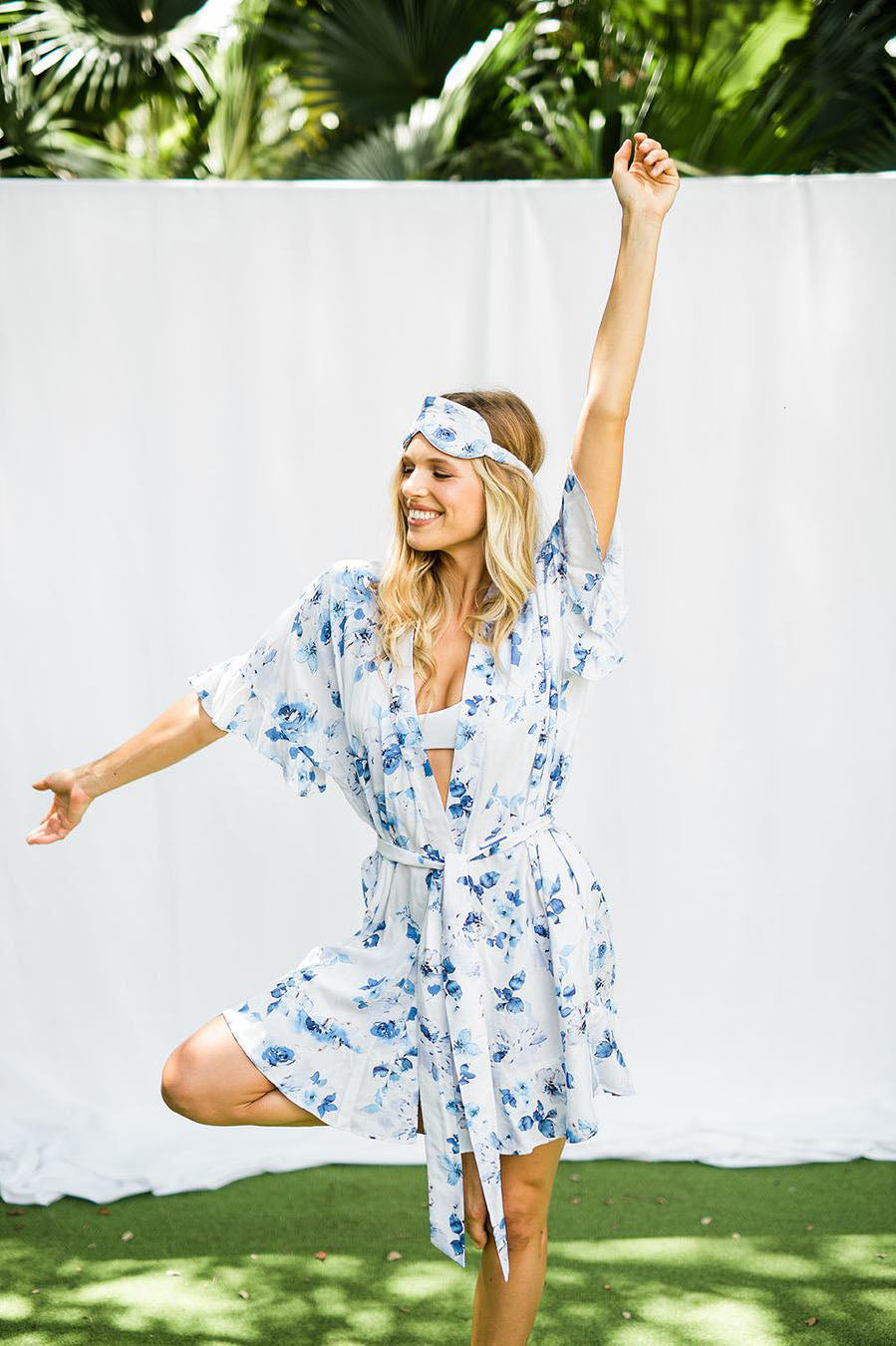 Botanical love Flounce robe in Blue floral – GirlandaSeriousDream.com