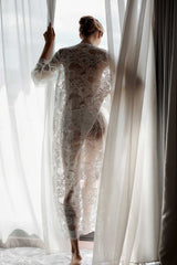 Rosalia lace robe in Ivory