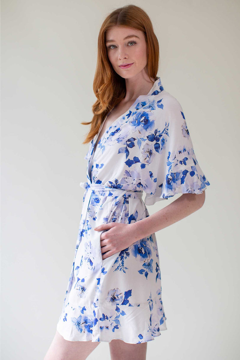 Botanical love Flounce robe in Blue floral