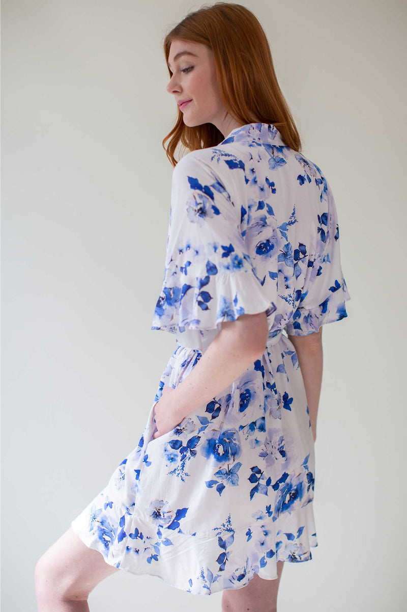 Botanical love Flounce robe in Blue floral