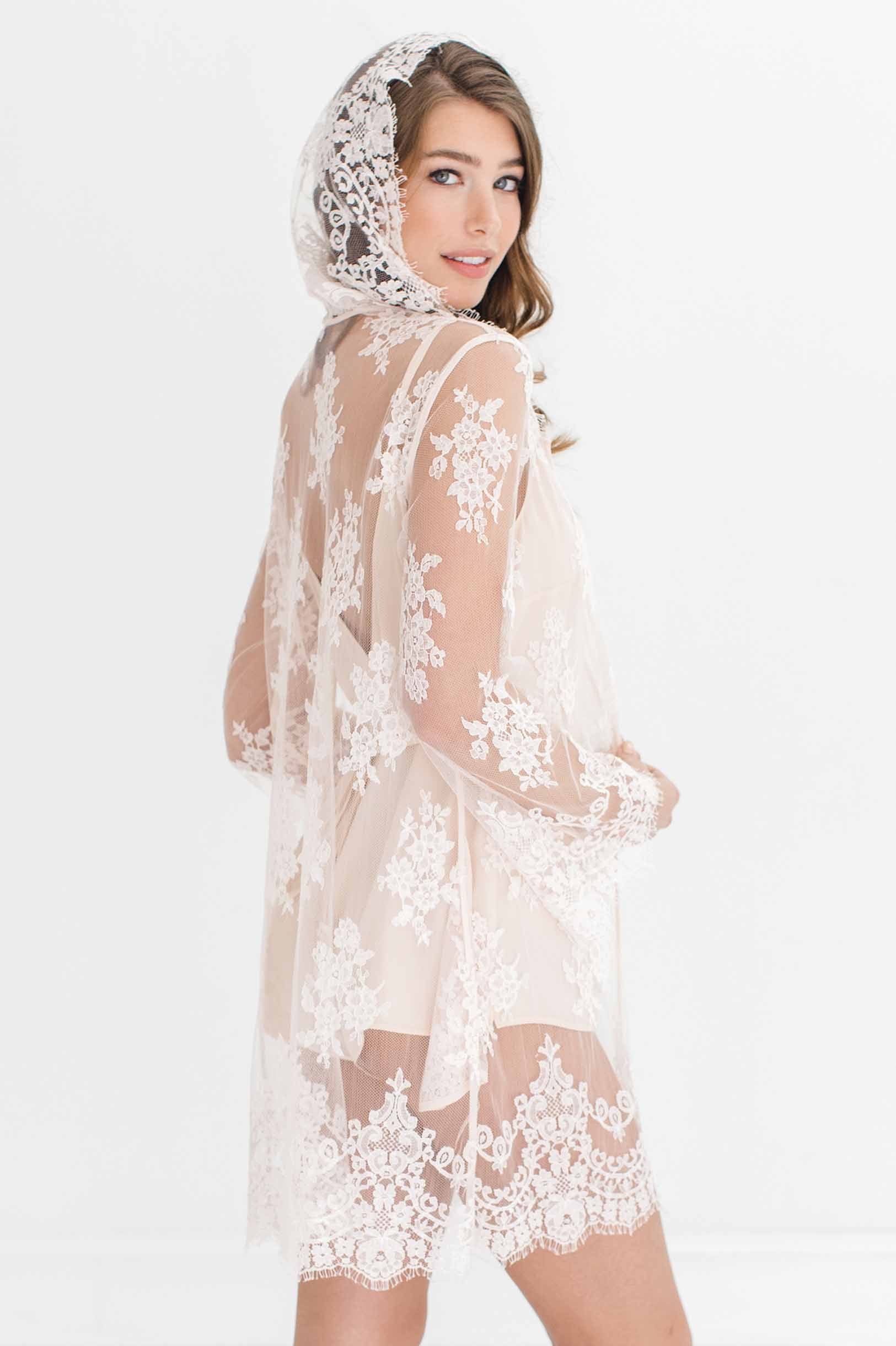 Stella Hooded French lace robe in Ivory