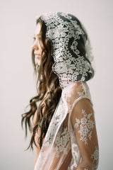 Stella Hooded French lace robe in Ivory