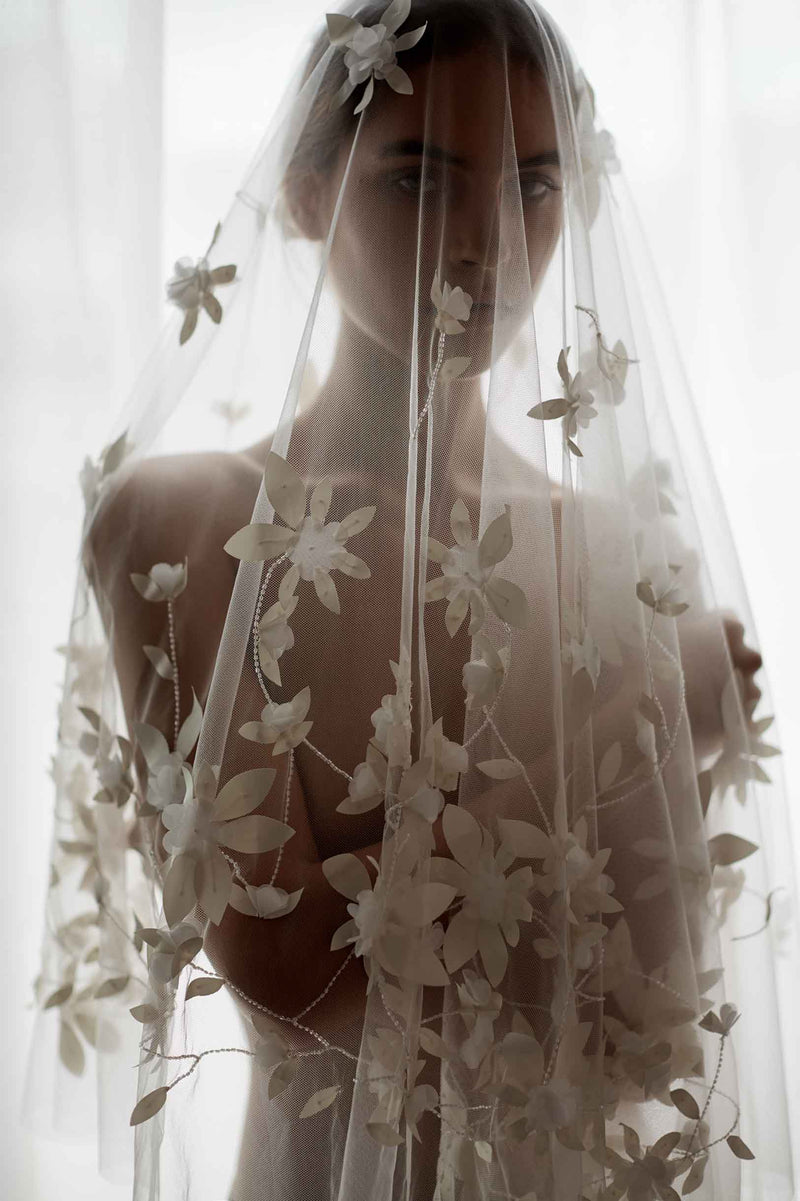 Botanical beaded 3D flower veil in Ivory