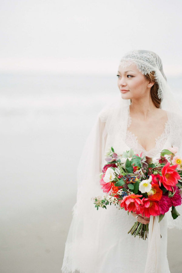 Mar Scalloped French Lace Juliet Veil in Ivory silk tulle