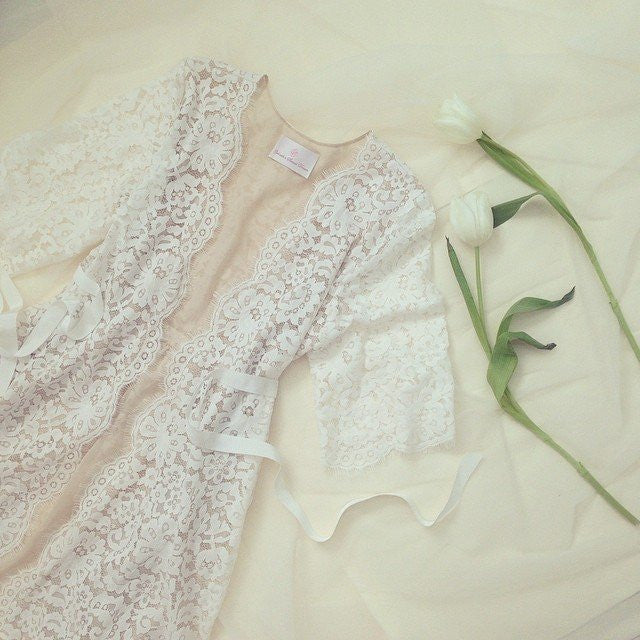 ELIZABETH LACE ROBE IN IVORY LINED - STYLE 122